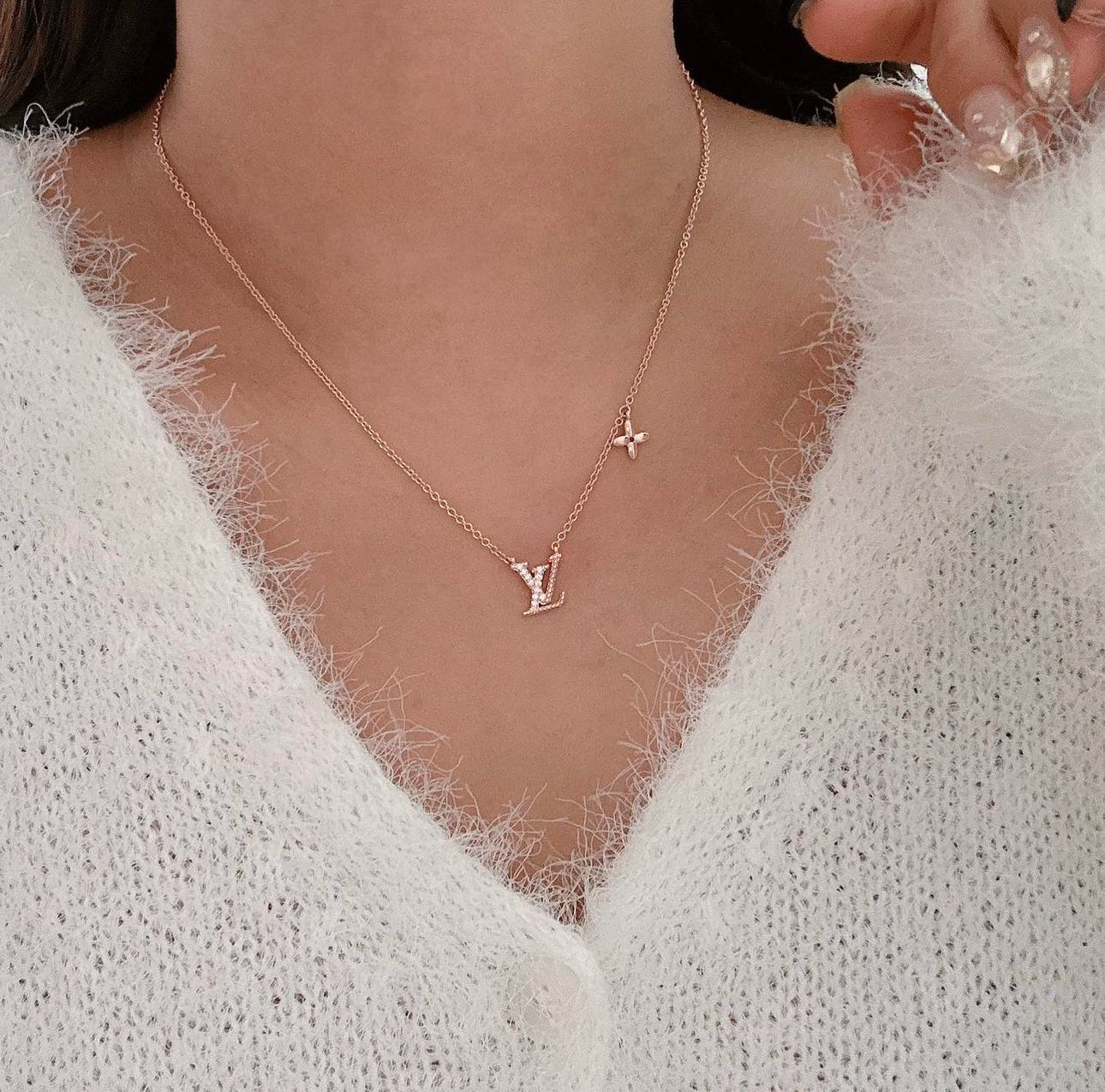 Exquisite Almira Necklace – Exclusive Edition