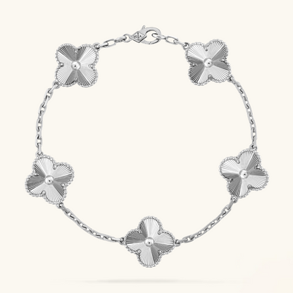 CLOVER Silver Bracelet - Delicate, Timeless Shine