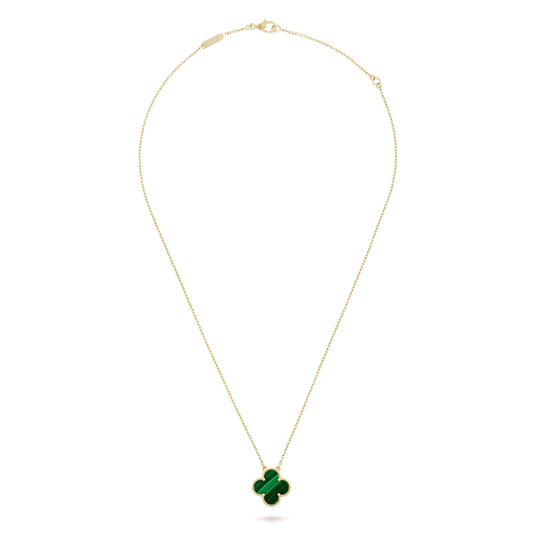 CLOVER | Emerald Green Necklace – Elegant, Timeless Jewelry