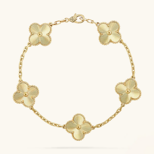 CLOVER Gold Bracelet - Timeless Shine for Everyday Glamour