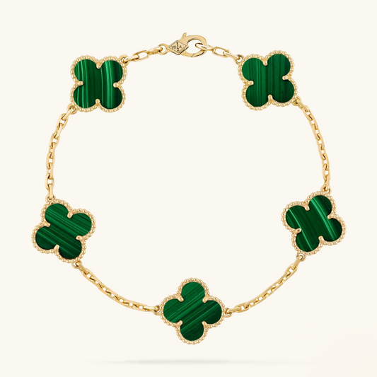CLOVER Green Bracelet – Elegant Emerald-Hued Accessory