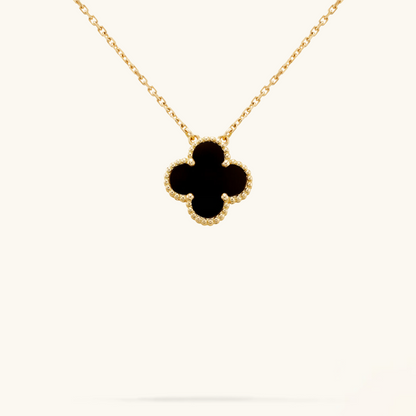 CLOVER Black Pendant Necklace
