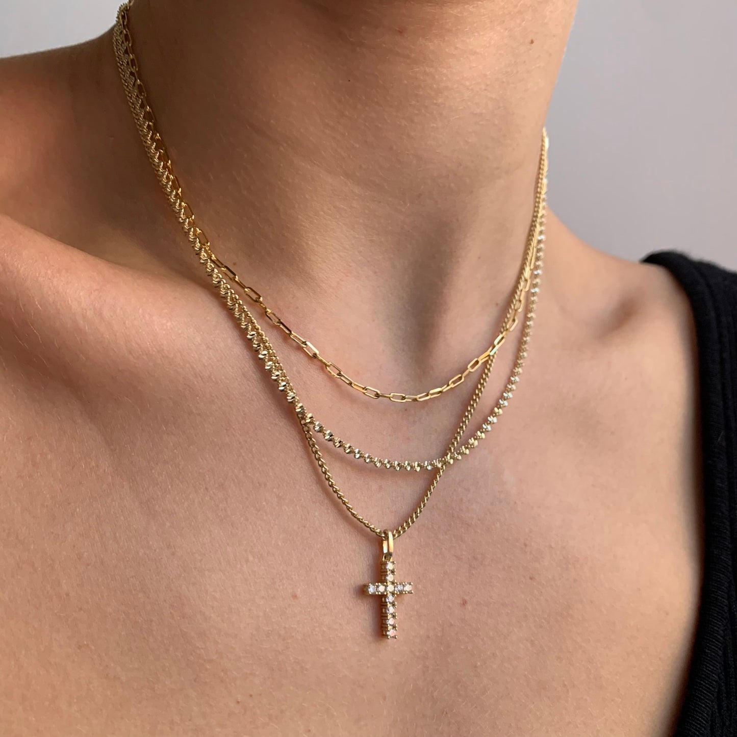 EXCLUSIV | Elegance Cross Necklace – Timeless Charm