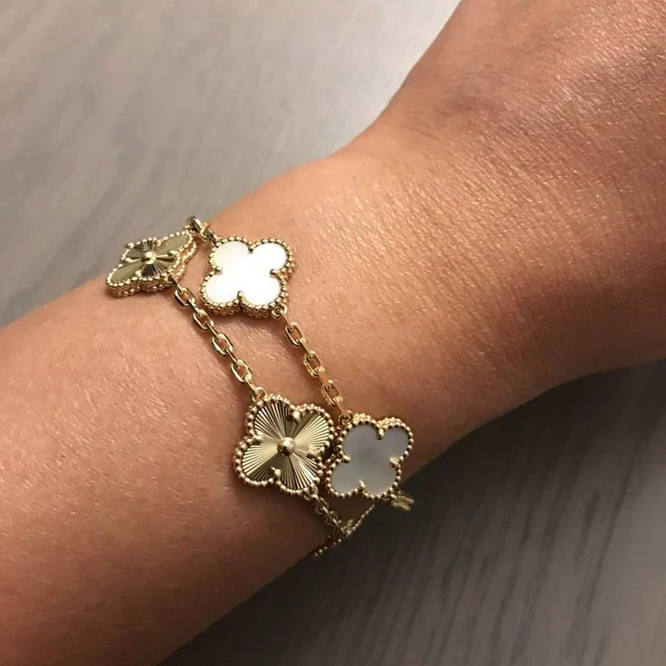 CLOVER White Bracelet - Elegant Minimalist Accessory